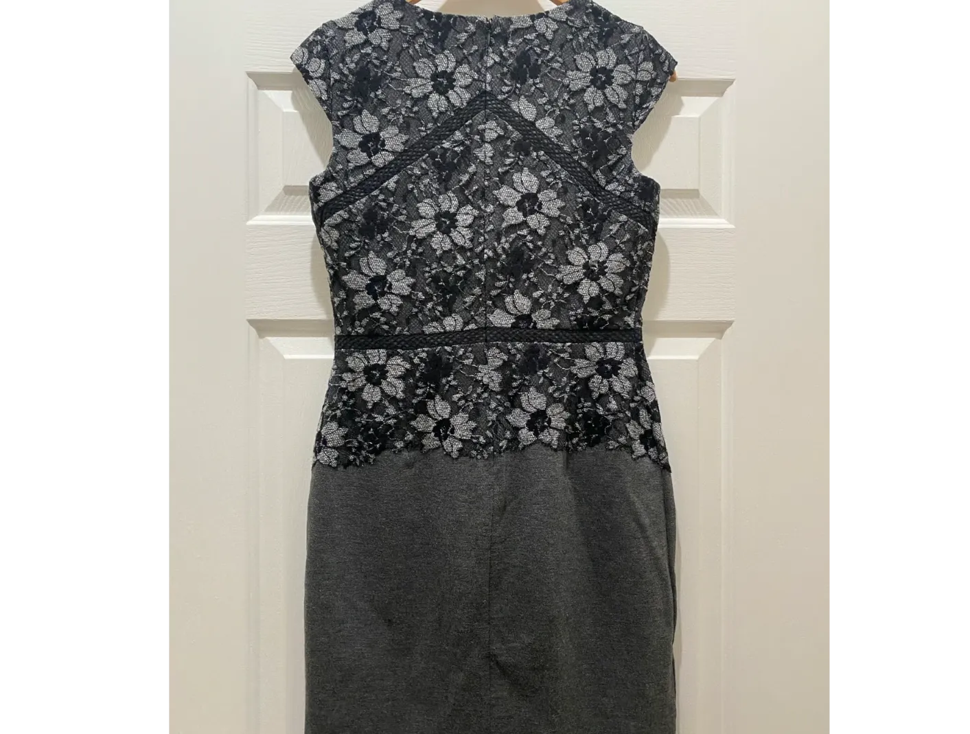 Ann Taylor Petite Dress Sleeveless Floral Lace Scoop Neck, Size 4 P